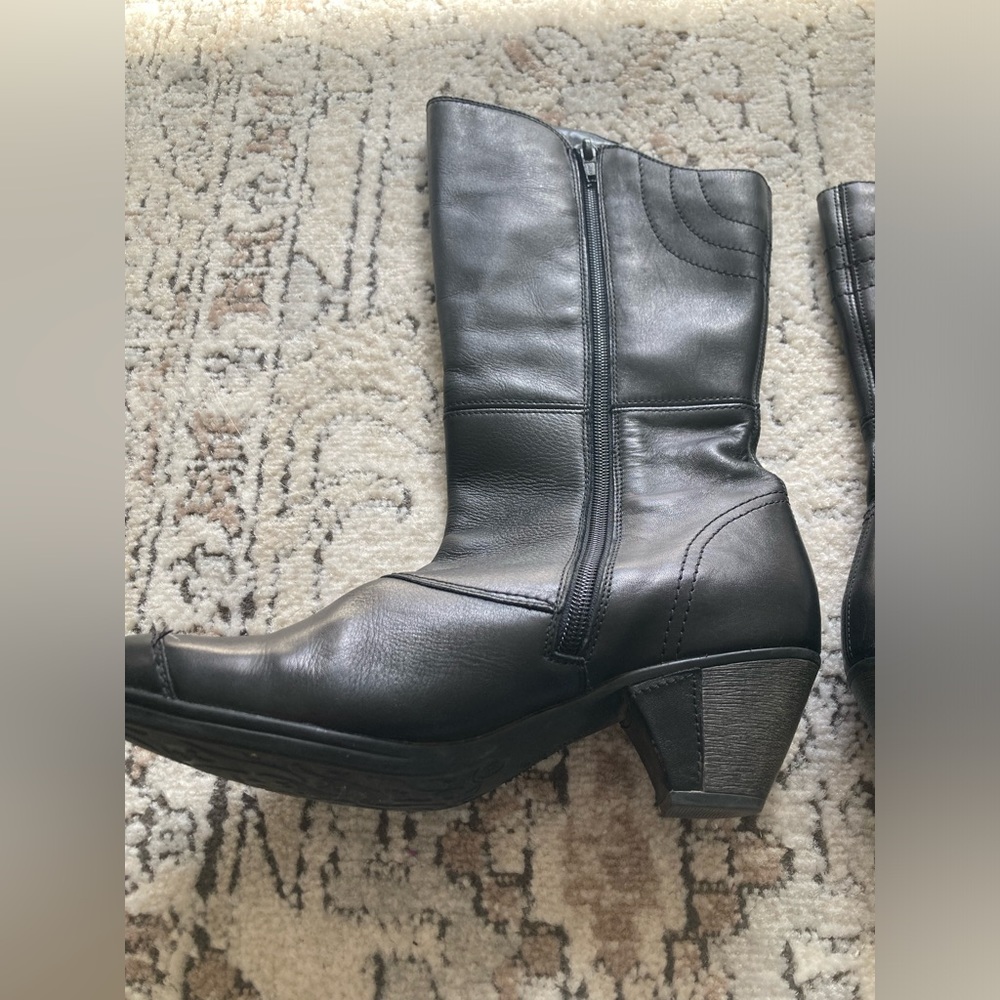 Remonte Black Leather 7.5 Button-Up Boots. Item # 4978 - Picture 13 of 13